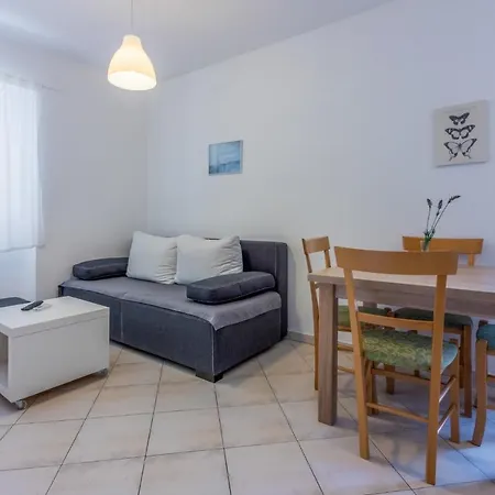 Apartment Plaza